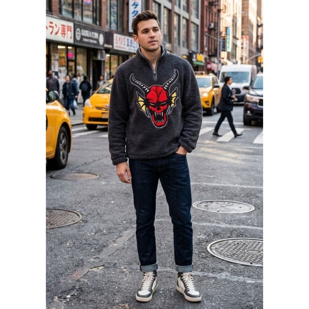 Stranger Things Netflix Hellfire Club Sherpa Embroidery size medium new